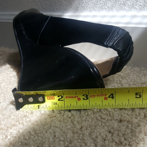 KENNETH COLE REACTION peep toe sling back wedge. - Picture 3 of 3